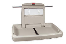 Baby Changing Table "RUBBERMAID"