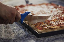 Pizza speciális vágókés &#8222;Pizzabeil&#8221;